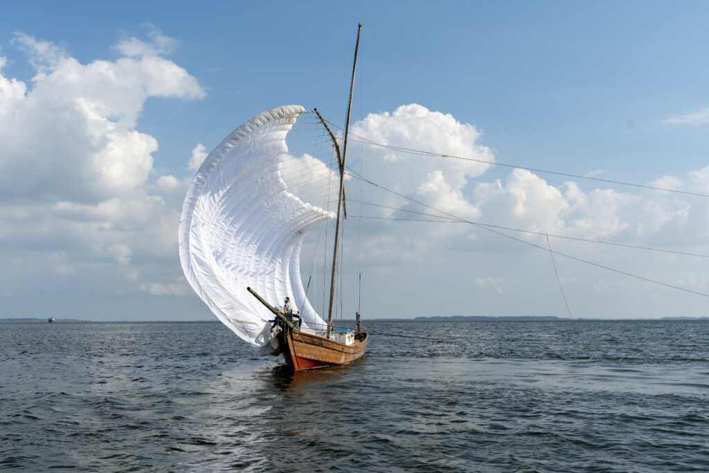 かすみがうら市　霞ヶ浦観光帆引き船